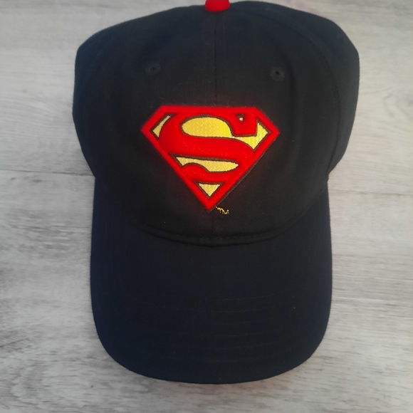 Superman Hat - Picture 2 of 6